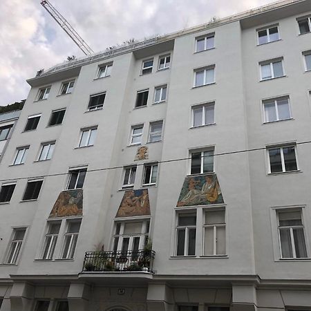 Theresa Tiana Apartment Виена Екстериор снимка